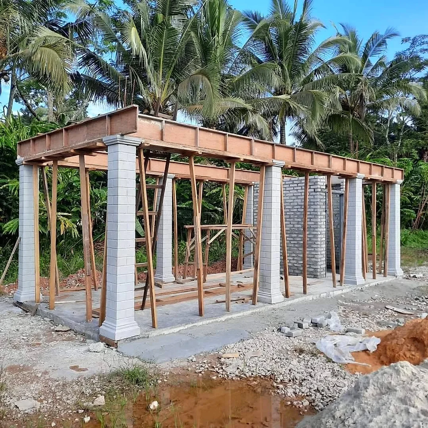Garage columns up with the roof beams cast in timber formwork