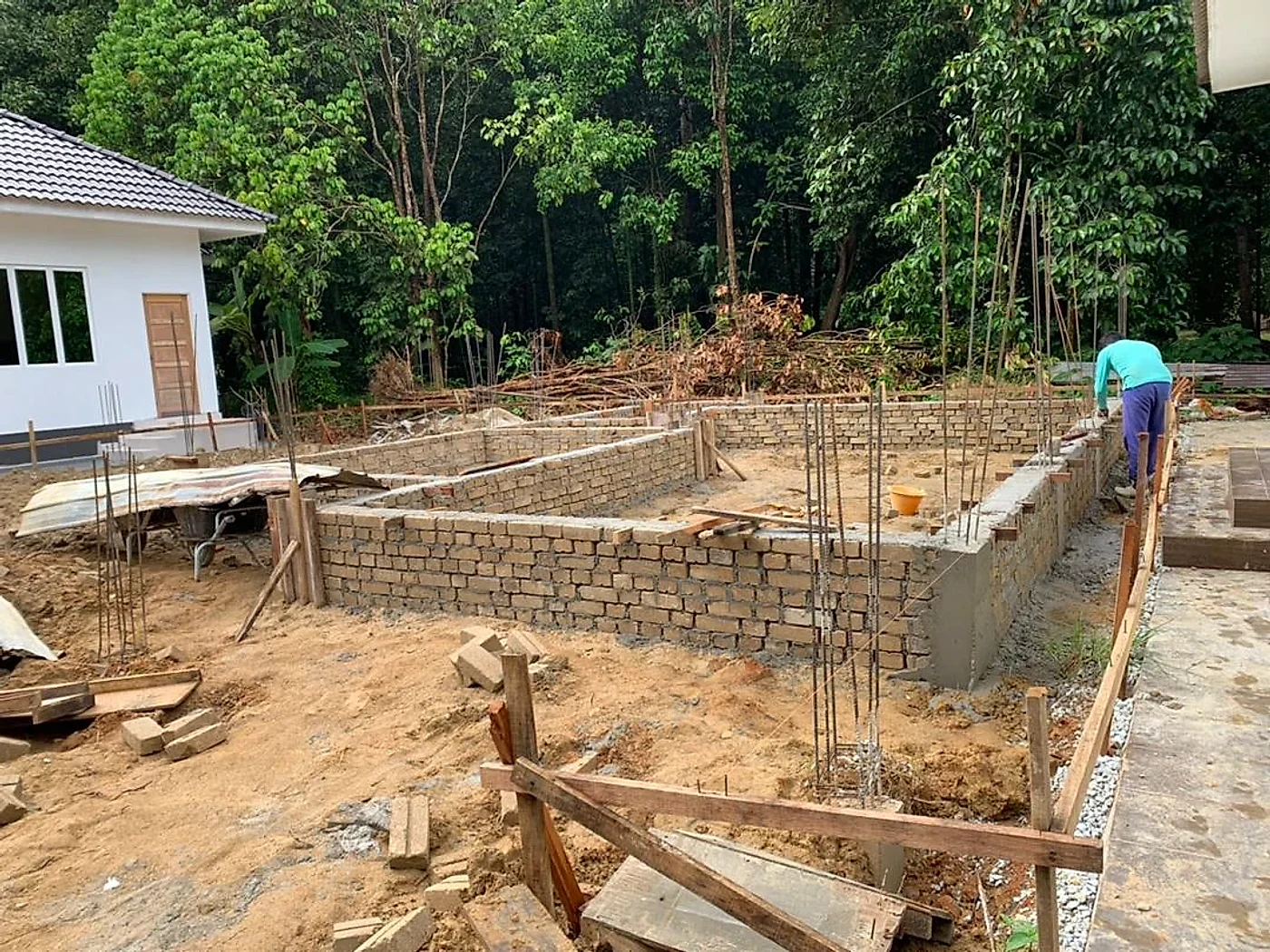 Ground beams from the other side