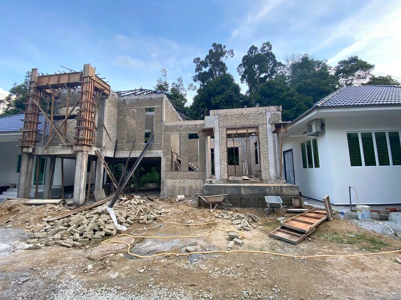 Formwork for the upper-floor columns