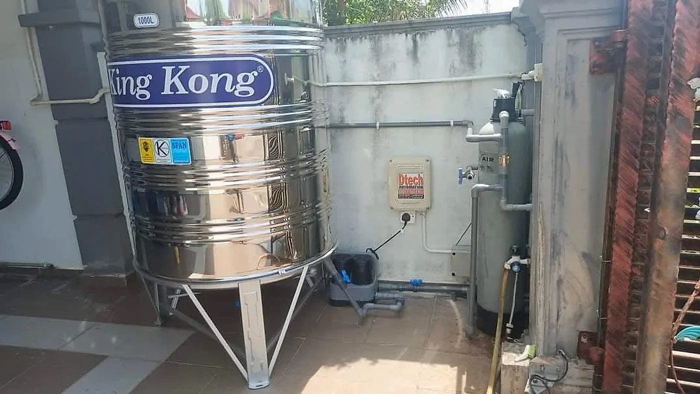 Stainless steel tank with pump controller and outdoor water filter